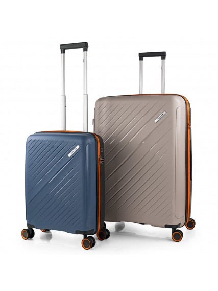 Set of 2/3 suitcases...